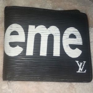 Supreme/ Louis Vuitton wallet